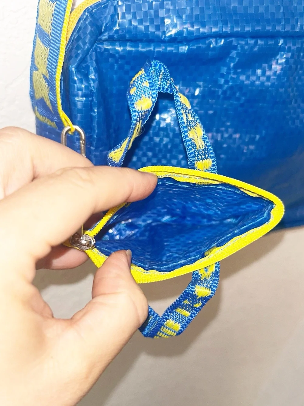 IKEA Bundle The Crossbody Blue Bag With Mini IKEA Duffle Bag Charm/Change Purse